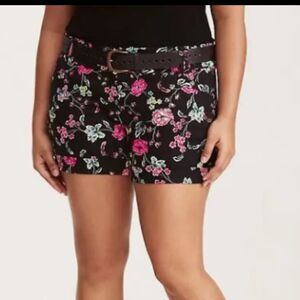 Sz 18 Torrid Floral Slack Style Cuff shorts NWT